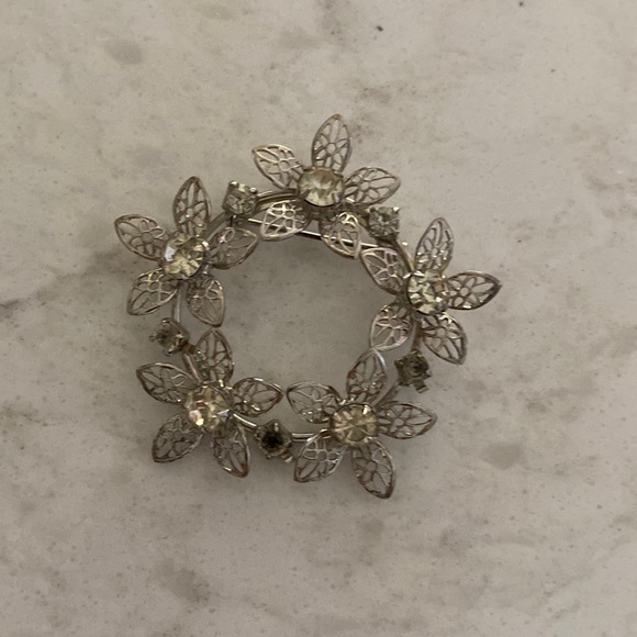 Jewelry - Broach - pin